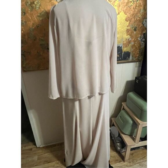 Gorgeous Dela-Jo Two Piece Formal Blush Pink Beaded Dress & Jacket mother of the - Picture 5 of 9